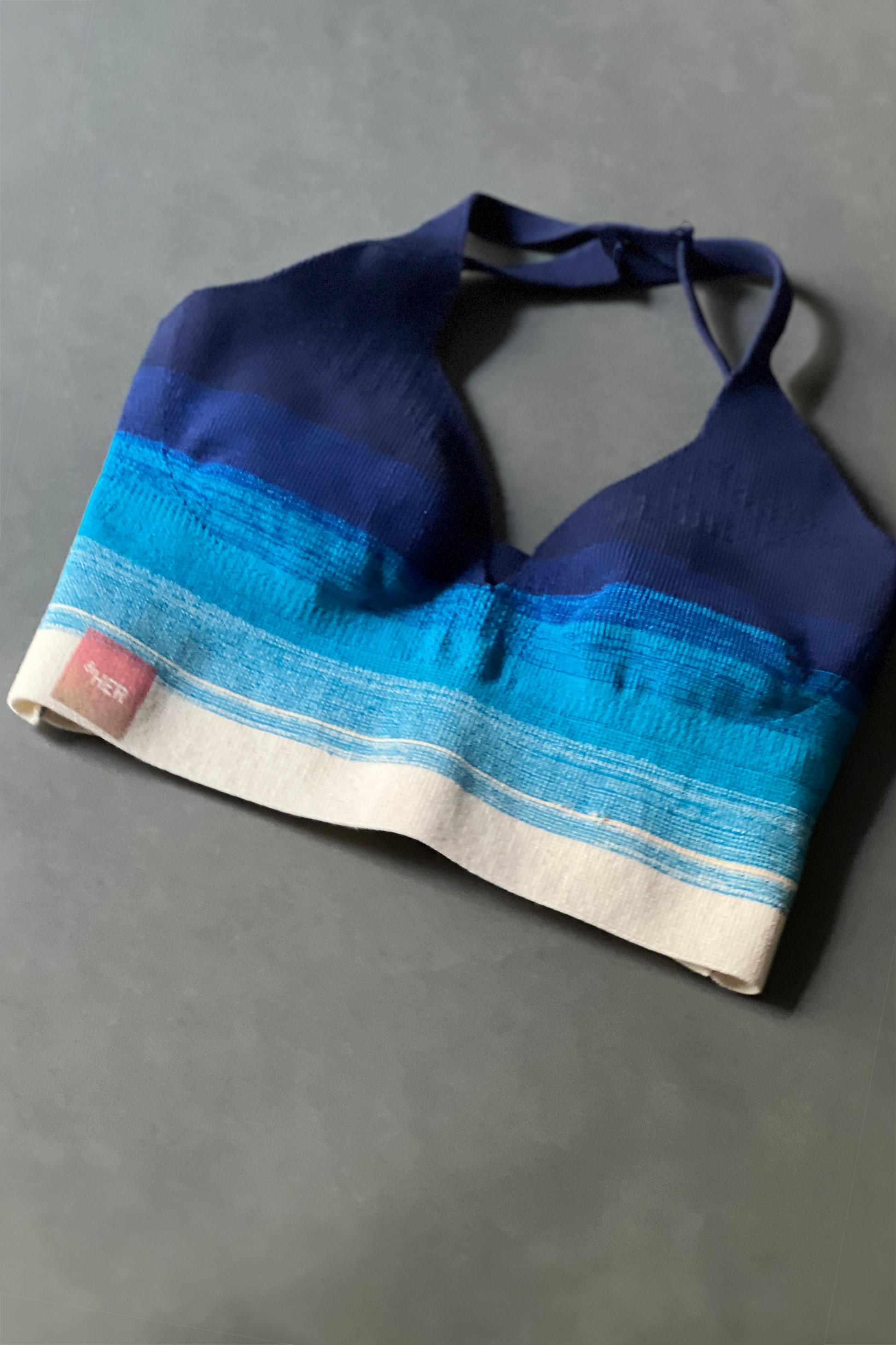 &HER gratitude ombre crew neck bra. yoga crop bra with cross over straps